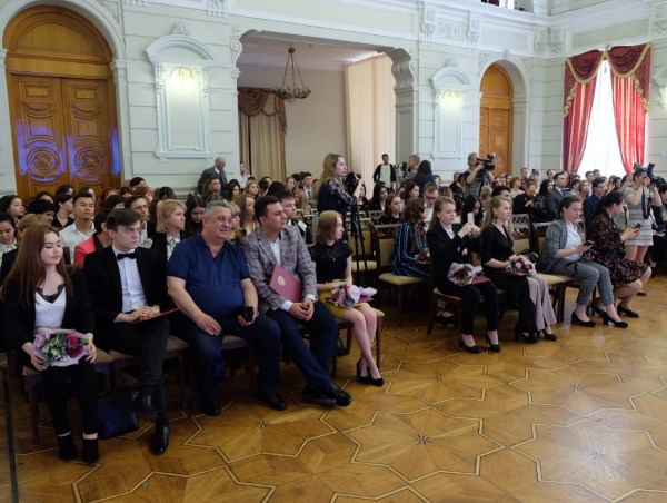 В Астраханском госуниверситете появилось 16 губернаторских стипендиатов