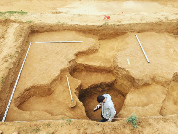 Археолог АГУ раскрыл школьникам секреты своей профессии